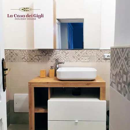 La Casa Dei Gigli בית נופש לצ'ה